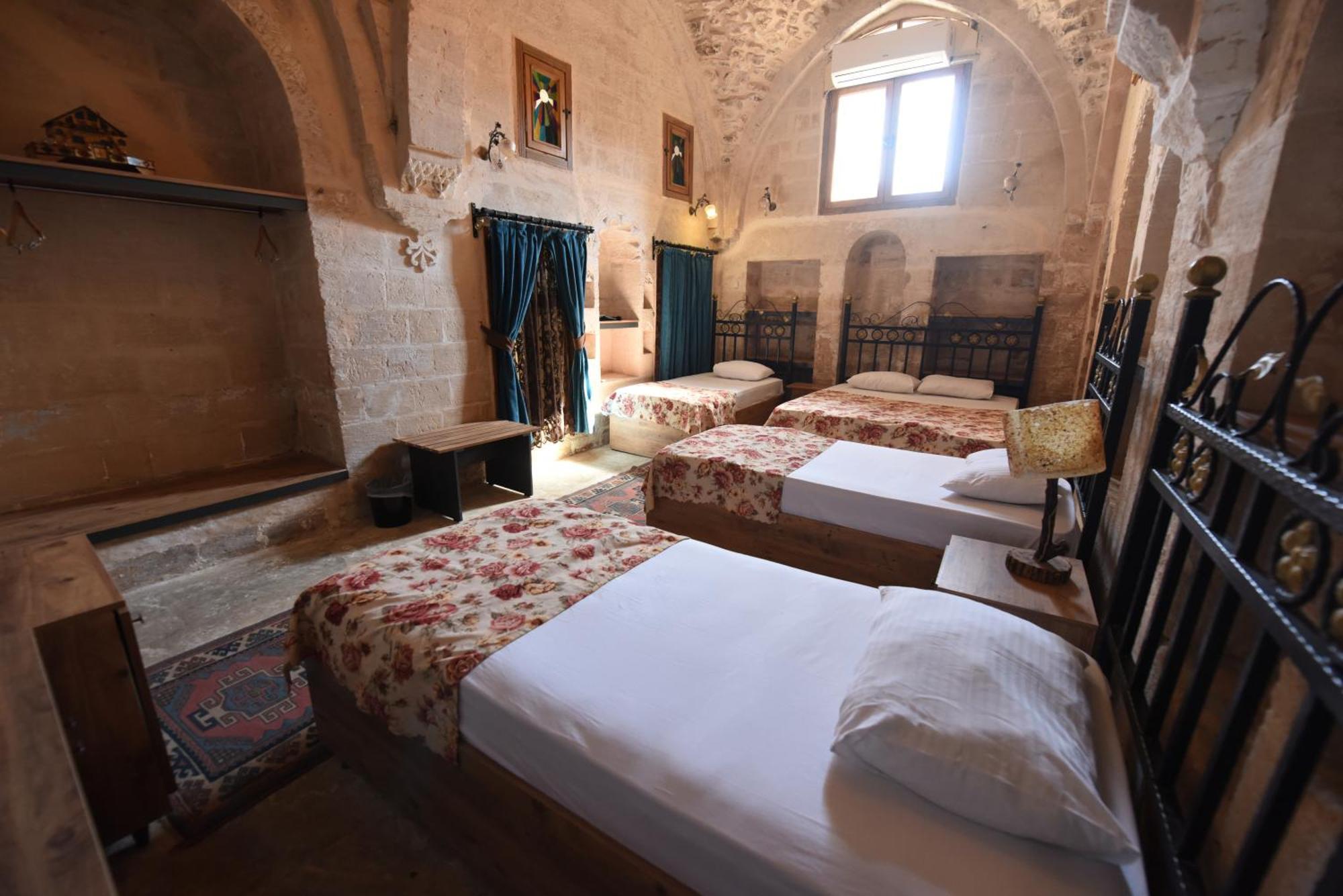 Artuklu Kervansaray Hotel มาร์ดิน ภายนอก รูปภาพ
